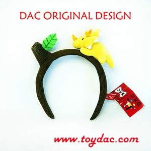 Плюшевая заколка для динозавра