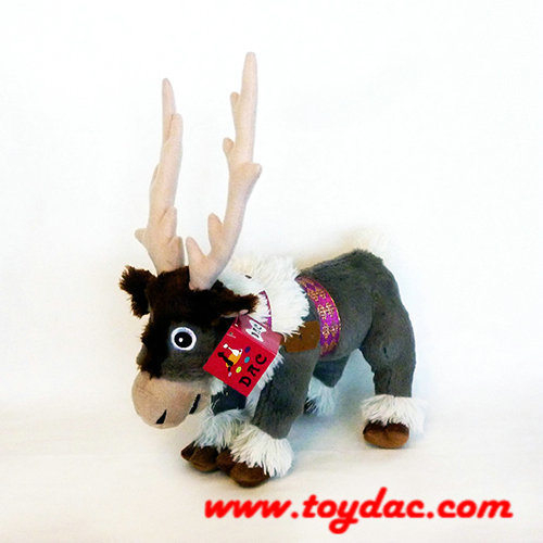 Плюшевая игрушка-собака и плюшевая камера